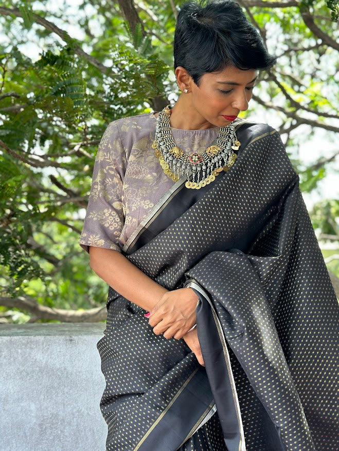 Meera Black gold kanchipuram silk saree 6