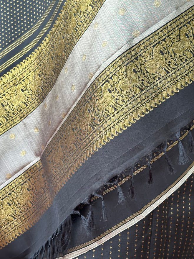 Meera Black gold kanchipuram silk saree 8